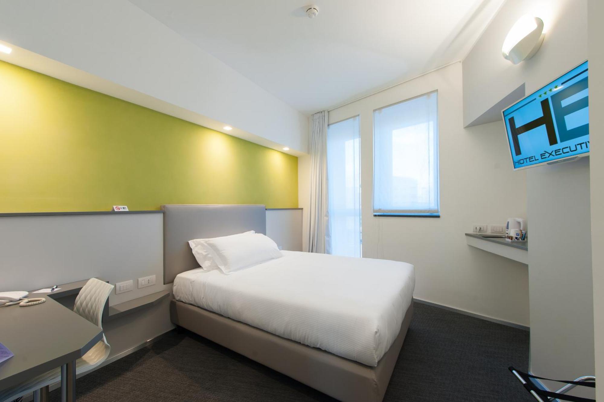 Executive Inn Boutique Hotel Brindisi Room photo